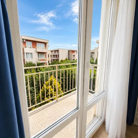Lejlighed Tropical-style With Mountain Views Sunny Beach